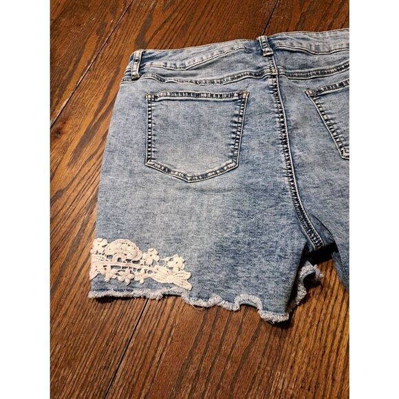 C.EST1946 Women’s Size 16 Contemporary Blue Denim Cutoff Shorts Lace Hem Stretch - Picture 5 of 6